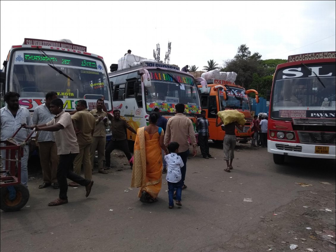 Le terminal d'autobus de Bangalore.