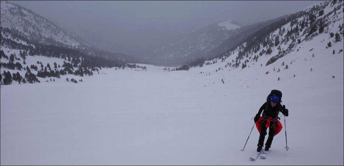 le mediocre temps et sa montée efficace au col de la porte de Mantet direction Vallter