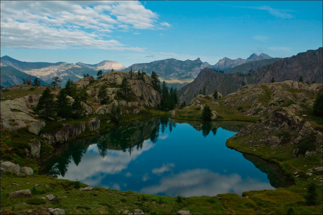 Les lacs limpides vers le refuge de Vens