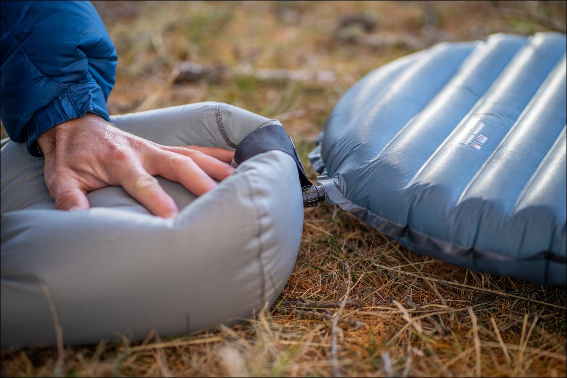 Gonflage avec le sac de gonflage du NeoAir XTherm