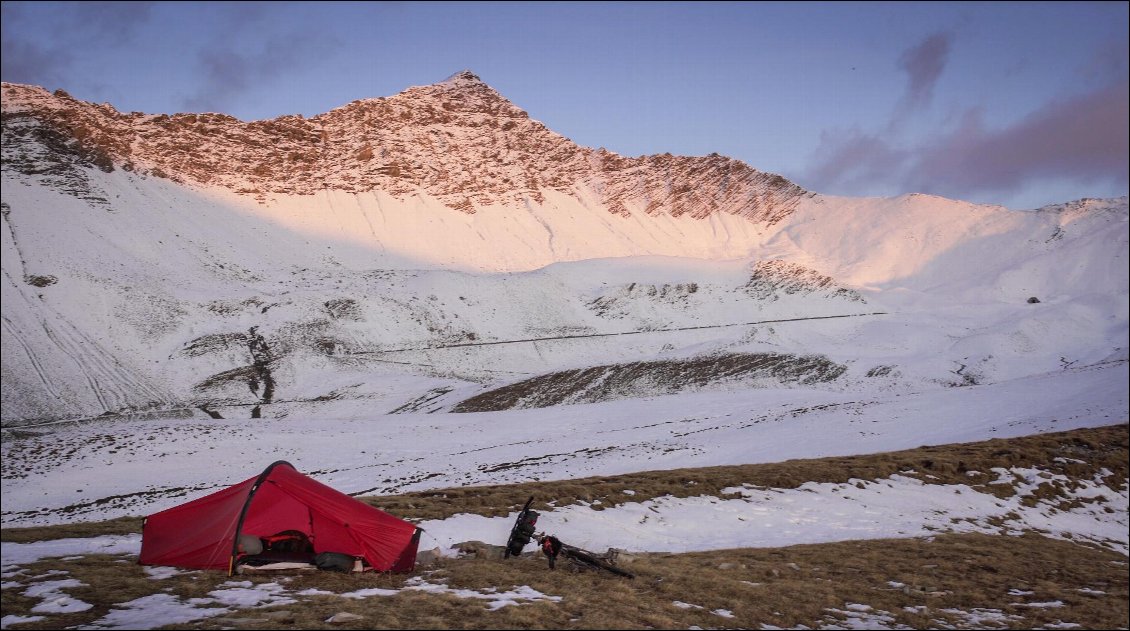 Le NeoAir Uberlite m'a accompagné sur plus de 60 bivouacs, sans défaillir. Même quand il faisait plutôt froid !