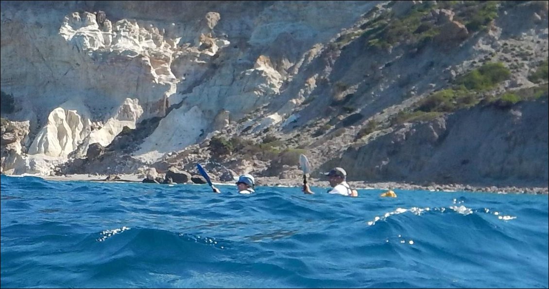 On affronte, il faut le dire, avec du courage pour les moins aguerris à l'exercice, des beaux creux de vagues, le vent et quelques déferlantes.