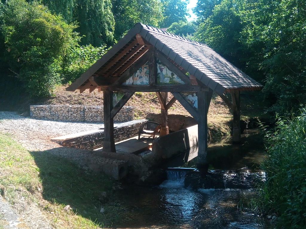 Petit moment d'ombre et de sérénité. Beau travail de restauration