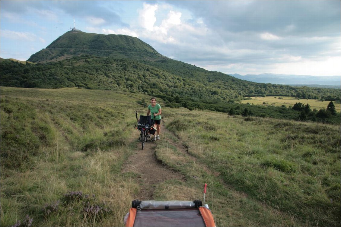 Jour 3 : on pousse un peu pour accéder au bivouac du "Traversin" ; on a suivi des chemins roulants type monotraces dans la journée