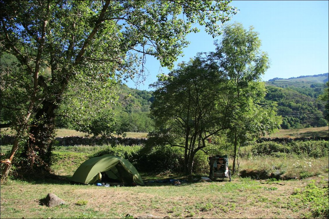 Jour 13 : bivouac à Arnave, la rivière va nous rafraichir toute la matinée en cette journée bien chaude