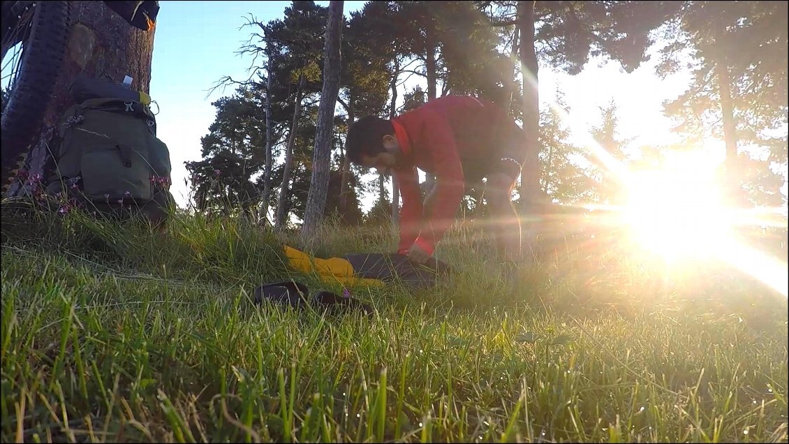 Désinstallation du camp au petit matin