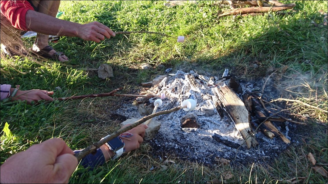 le petit feu du soir et les chamaillons grillés