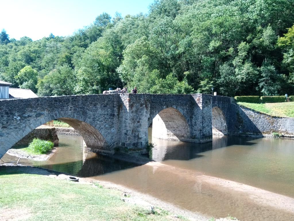 Solignac et son vieux pont