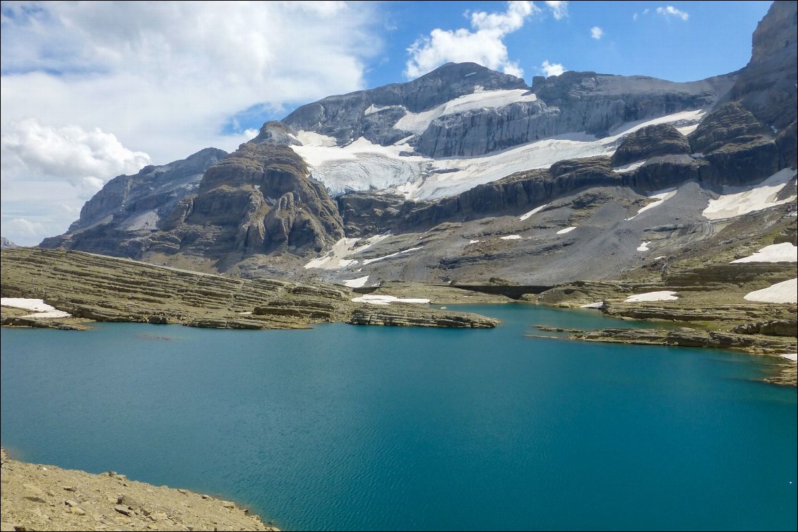 Couverture de De l Atlantique à la Méditerrannée par la haute route des Pyrénées