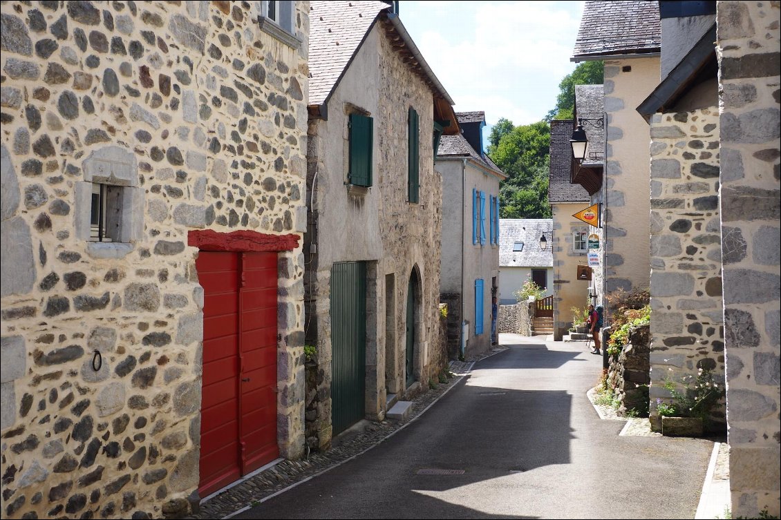 J12 : Borce, petit village endormi et son bar aux 40 bières !