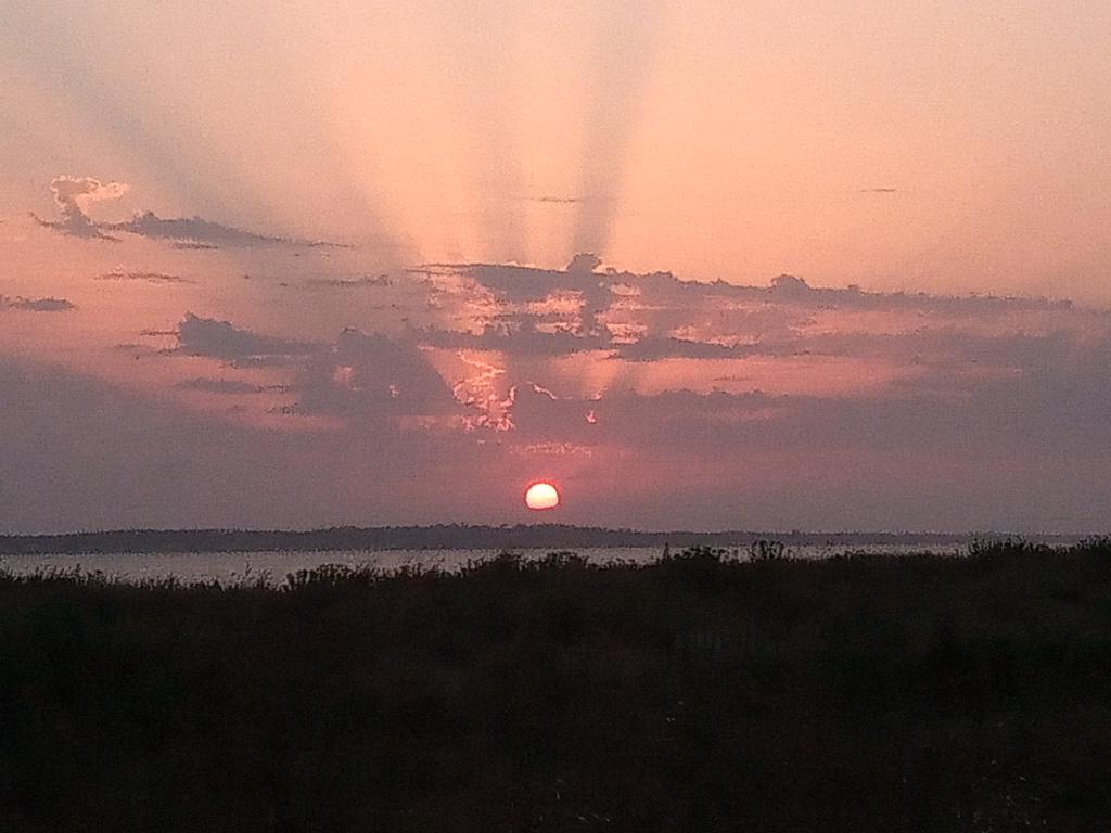 Premier coucher de soleil sur l'océan