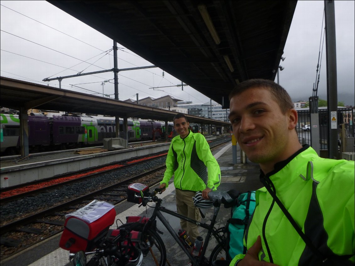 Départ gare d’Annecy, sous la pluie !