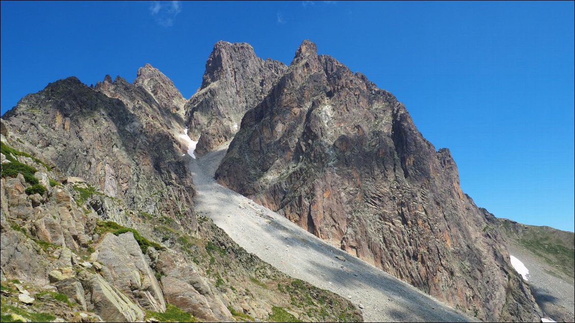 J15 : le pic du midi d'Ossau en descendant sur le refuge de Pombie