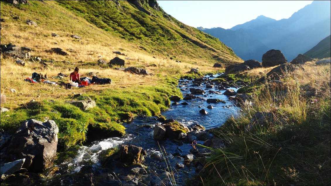 J15 : encore un bivouac de rêve après la douche fraîche dans la rivière