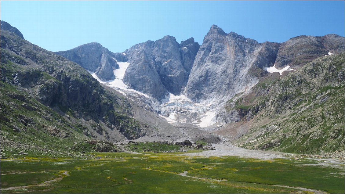 J18 : le Vignemale depuis le refuge de Oulettes de Gaube