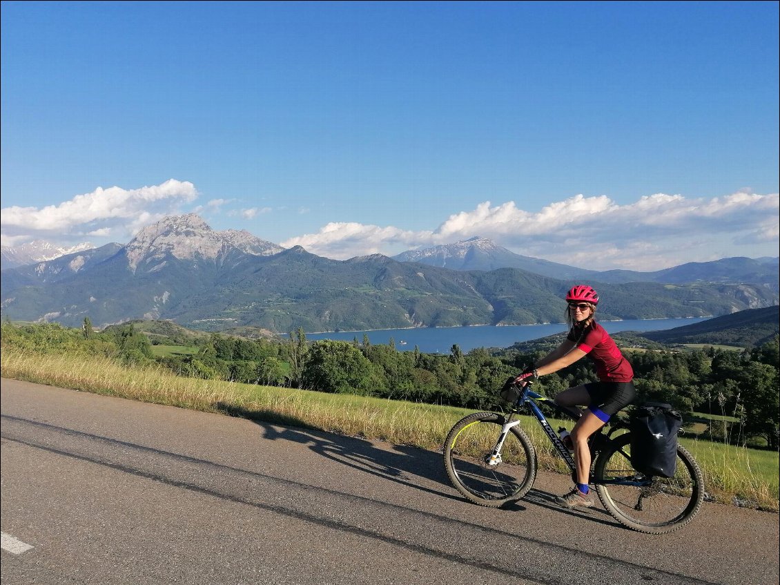 Direction St Apo, vue sur le lac de Serre Ponçon