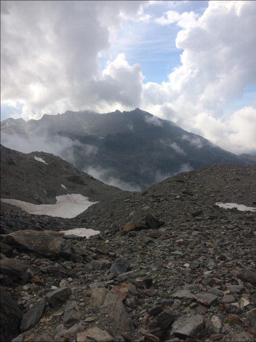 les nuages s'approchent, se forment.