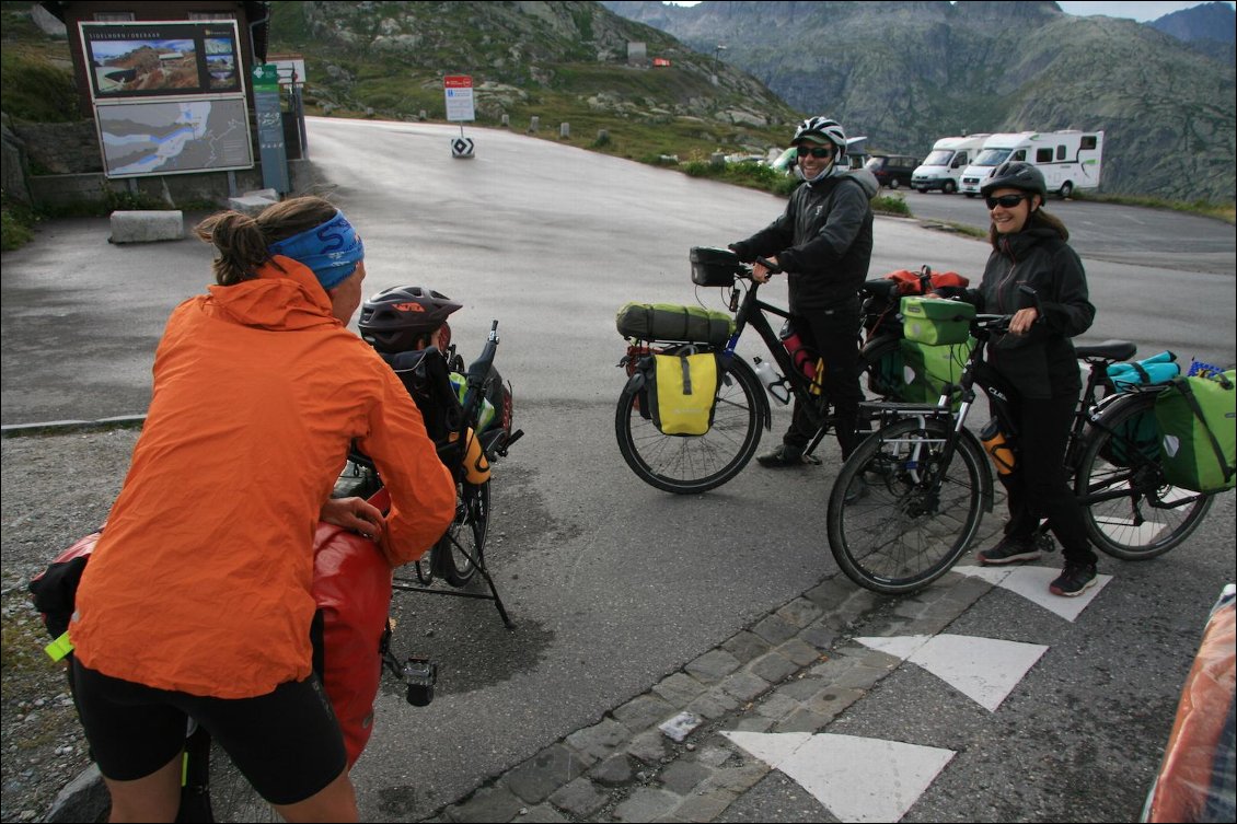 J14 : rencontres et récits passionnés au Grimselpass !!