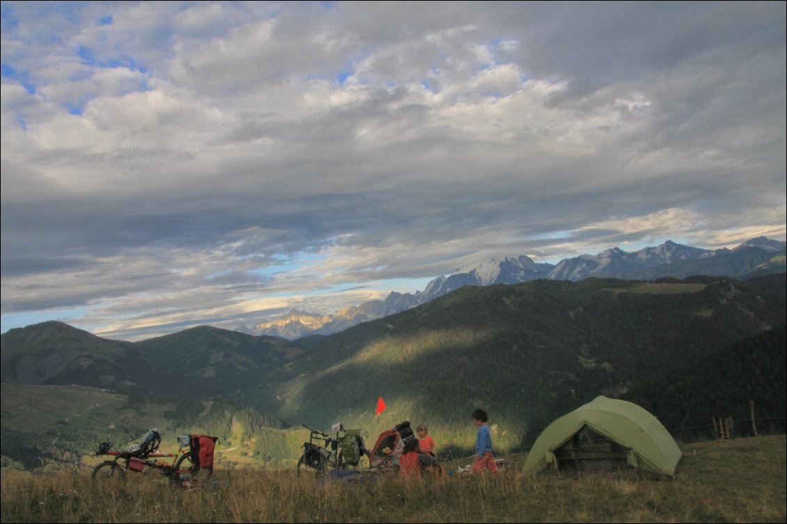 J29 : bivouac au-dessus du col des Aravis (début de la "route de la soif")