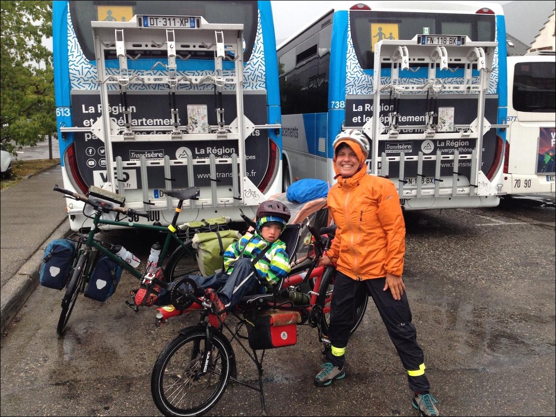 J31 : arrivée à Villard de Lans en car grâce aux crochets vélos