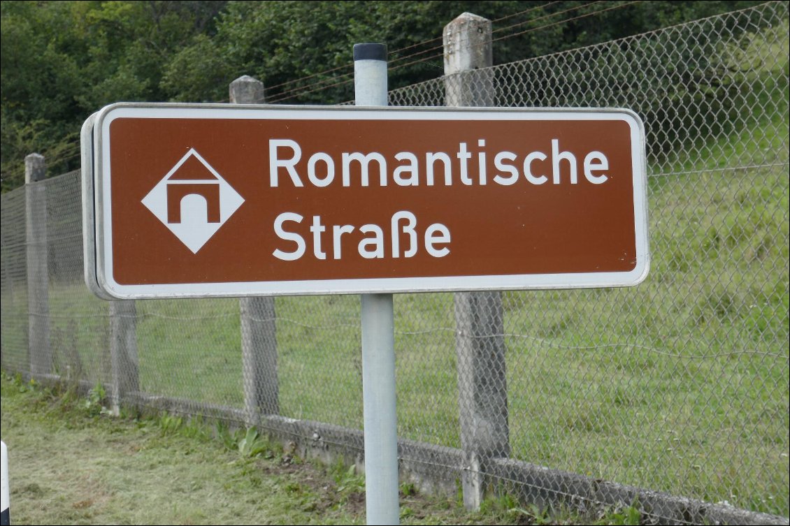 La route romantique relie le Main aux Alpes