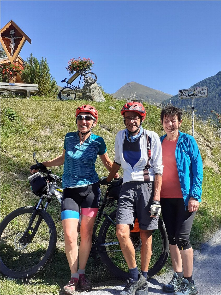 Sourires en haut de la montée du col.