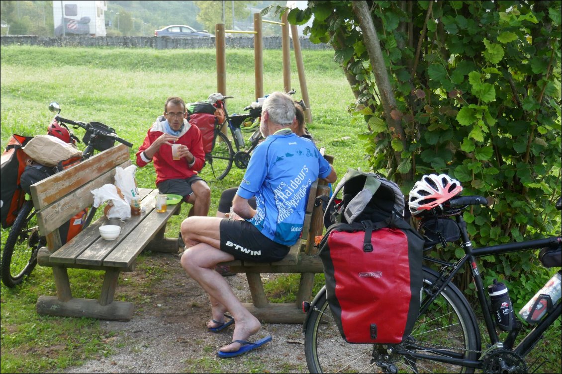 Notre coin de bivouac en dessous de la ville.