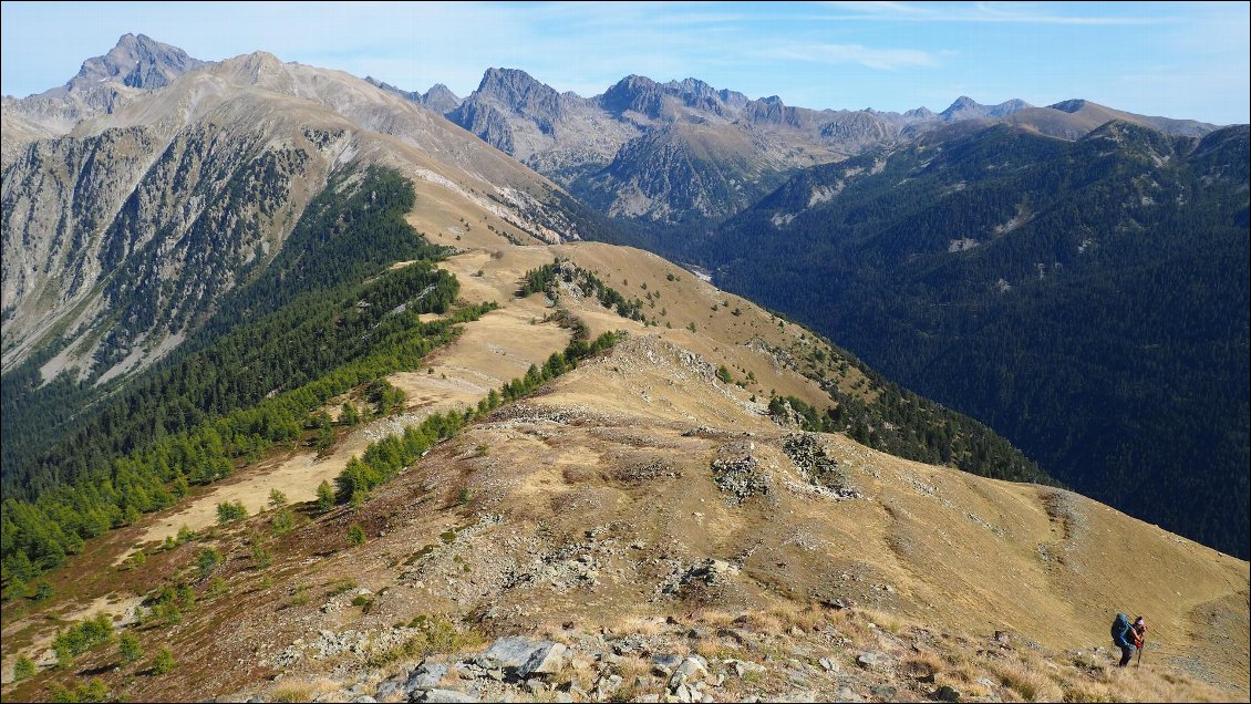 J80 : la longue ligne de crête après la cime de Piagu