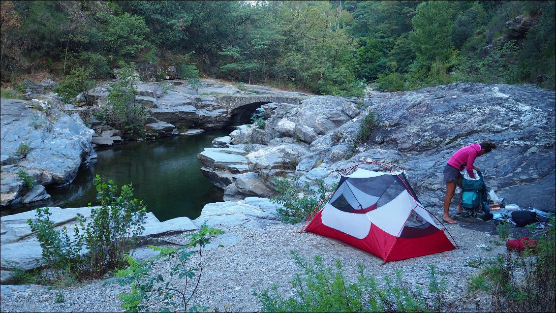 J56 : bivouac de rêve en bord de rivière
