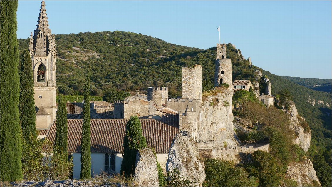 J59: Aiguèze au matin