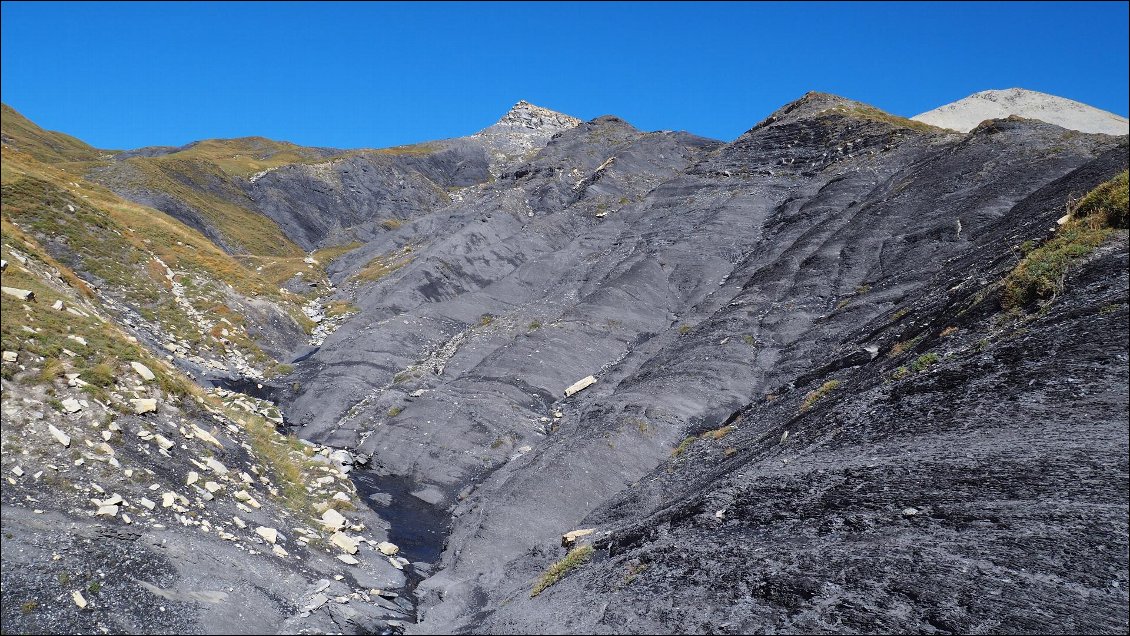 J77 : après la baisse de Barel quand le chemin s'efface.