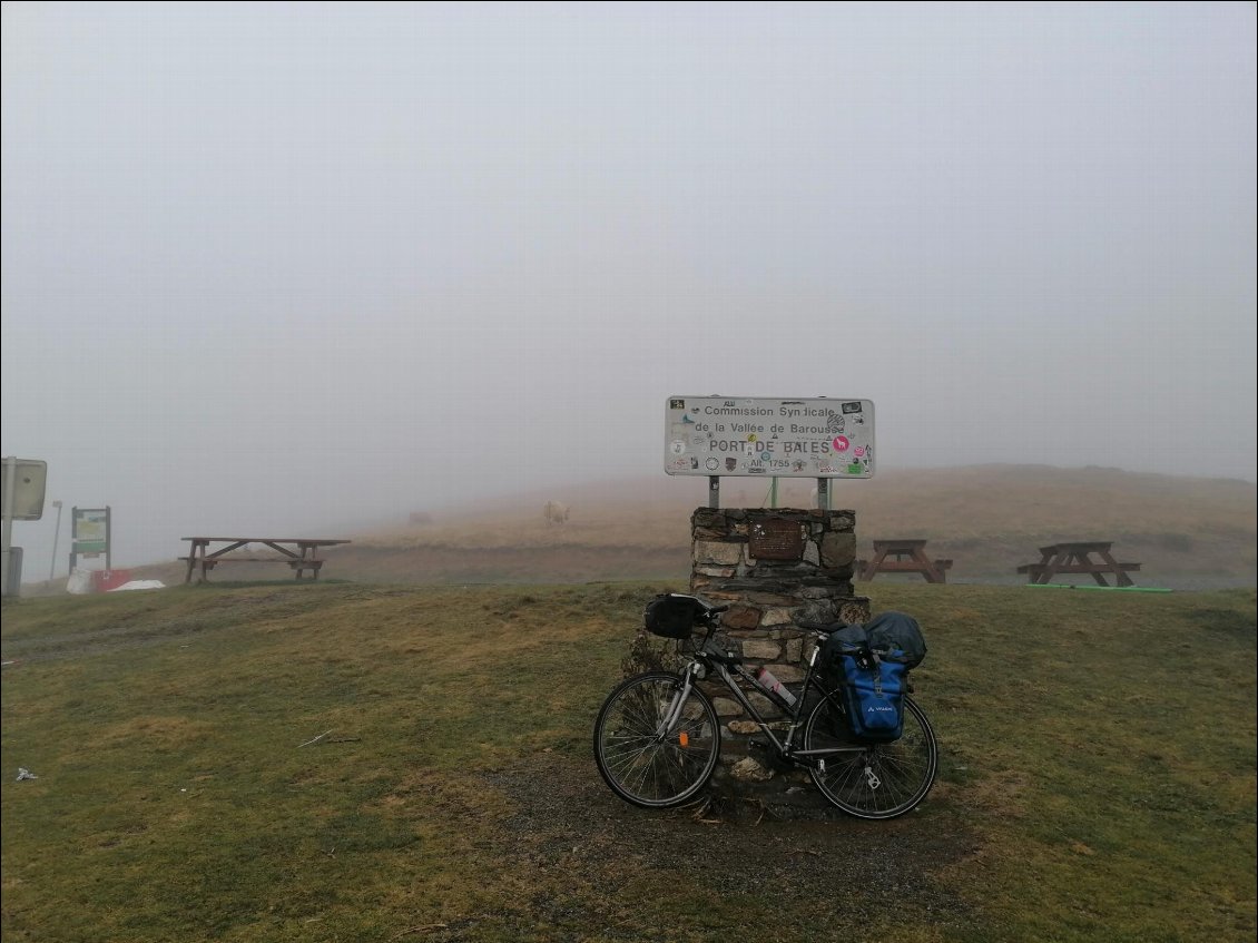 J7 : en haut du Port de Balès sous la pluie ...