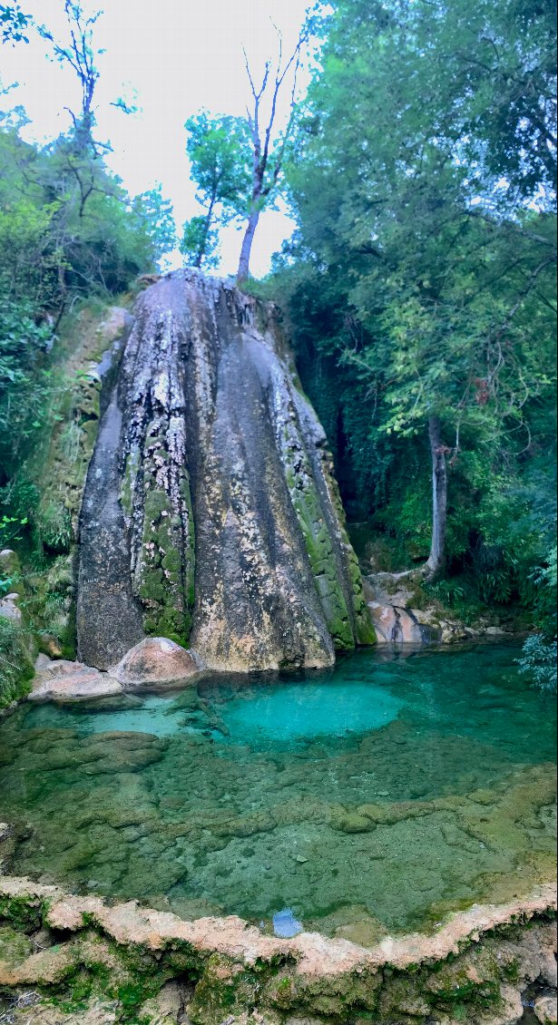 Cascade pétrifiante, à la Capelle Livron