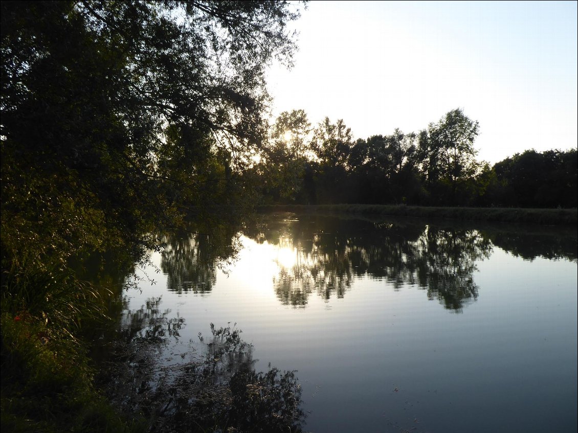 Lever de soleil devant notre tente, à Salvagnac