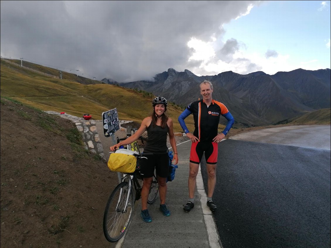 J20 : en haut du Col d'Allos, que j'ai monté en compagnie d'un Hollandais, on se sera bien tiré vers le haut !