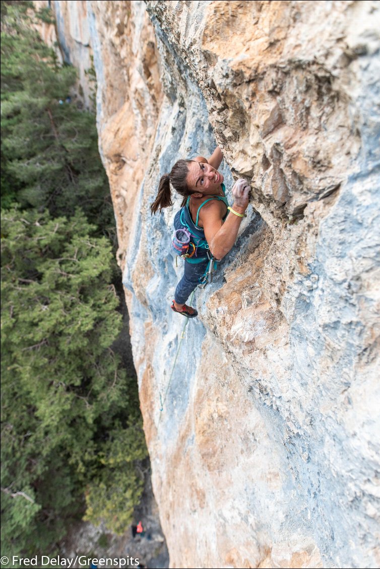 C'est parti pour la grimpe ! Ici dans Adelita, 7c