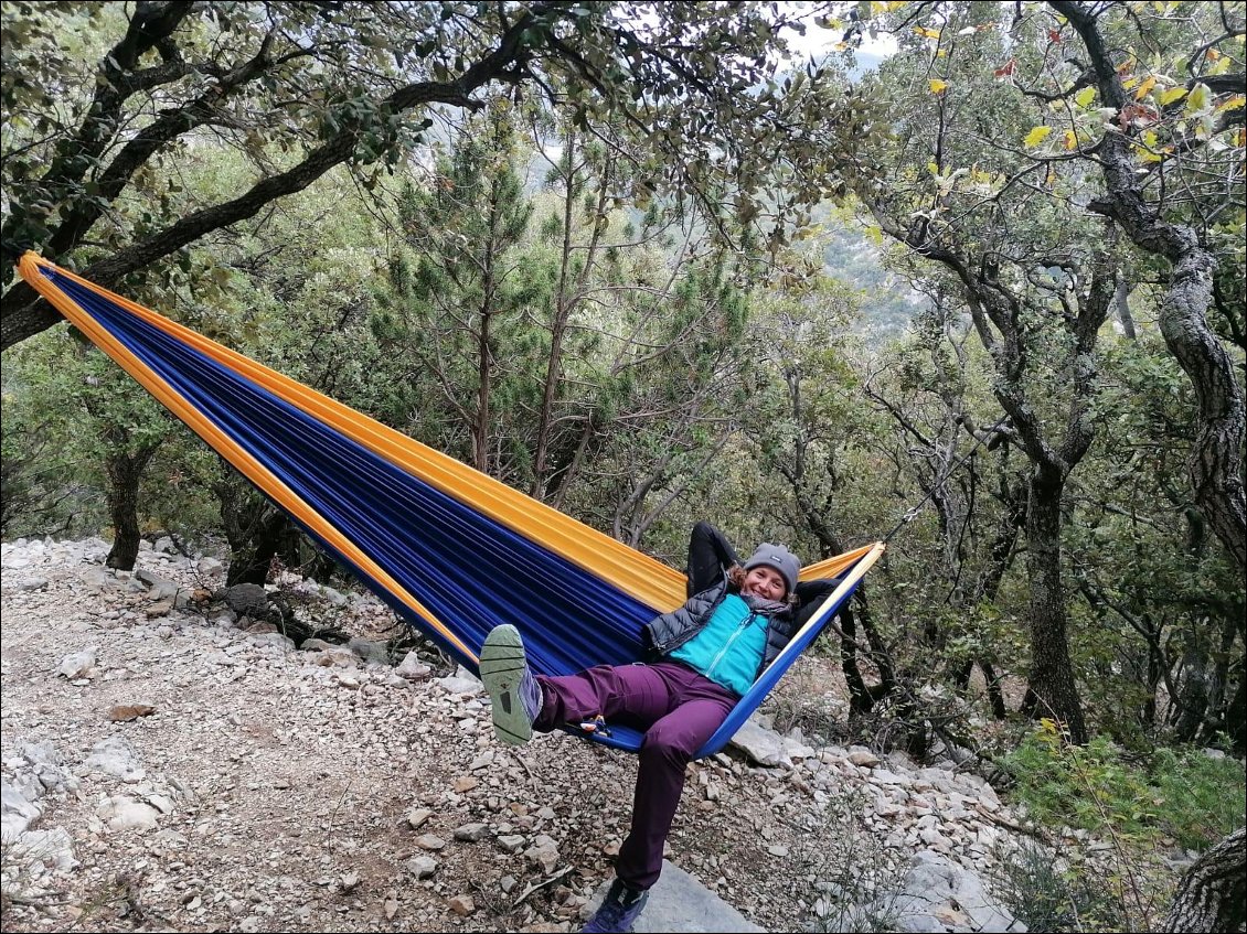 Saint-Léger-du-Ventoux (24), l'escalade c'est trop dur, le hamac c'est mieux !