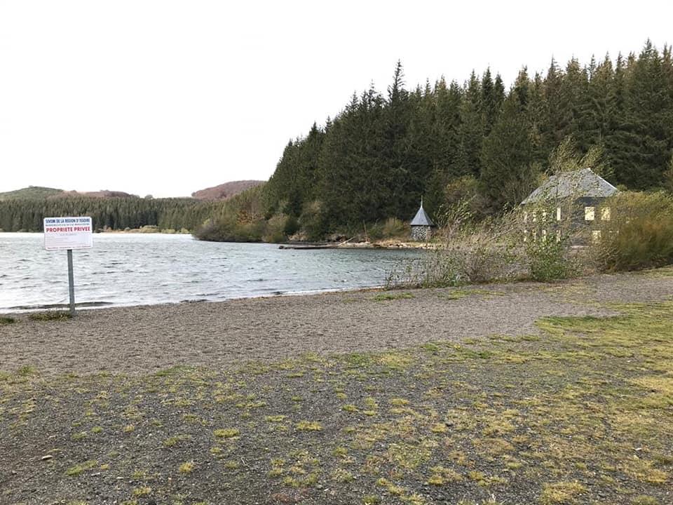 Après le lac des Bourdouzes, celui de  Montcynère
