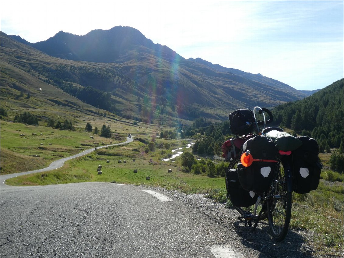 Montée accompagné des sonnailles et des sifflement de marmottes.