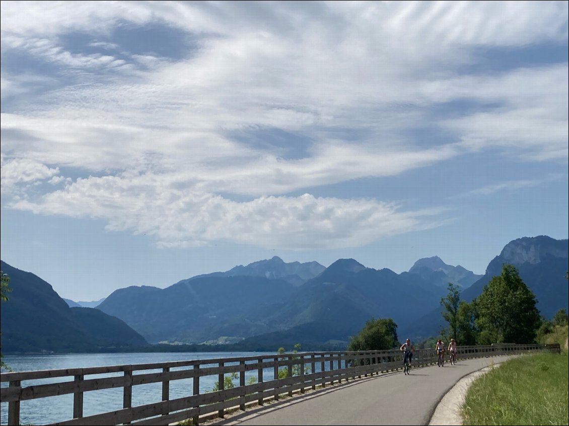 sur l'autoroute à vélo