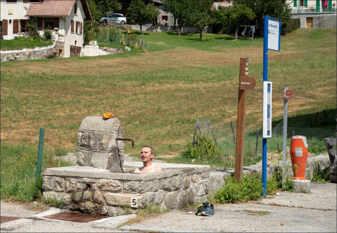 Remède contre la chaleur. Il faut s'imaginer que la route est juste devant :)