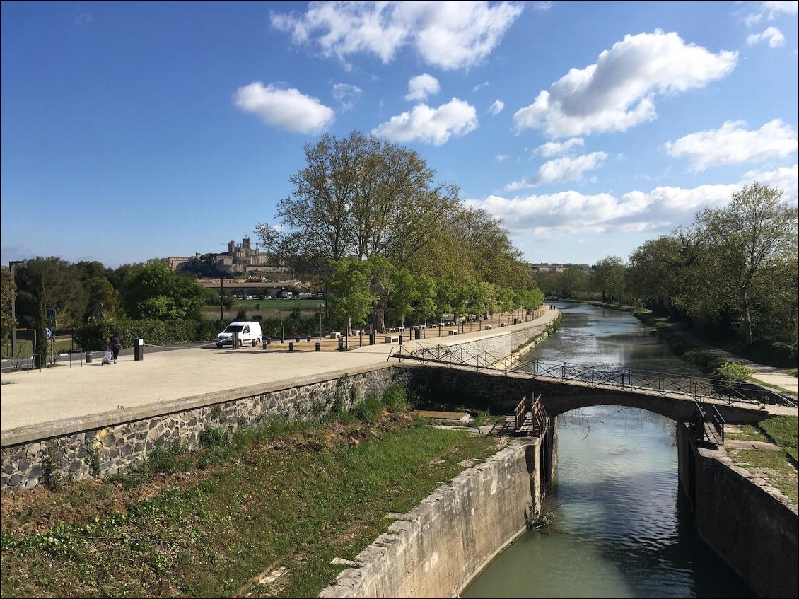 Beziers au fond