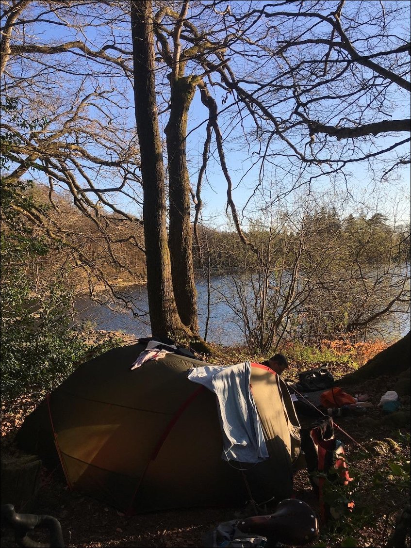 Camping au bord du lac du Lampy