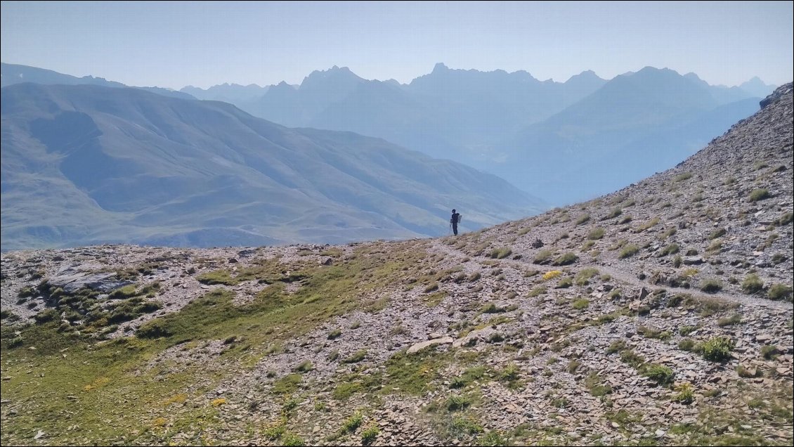 Au col du Crachet, on quitte définitivement la crête