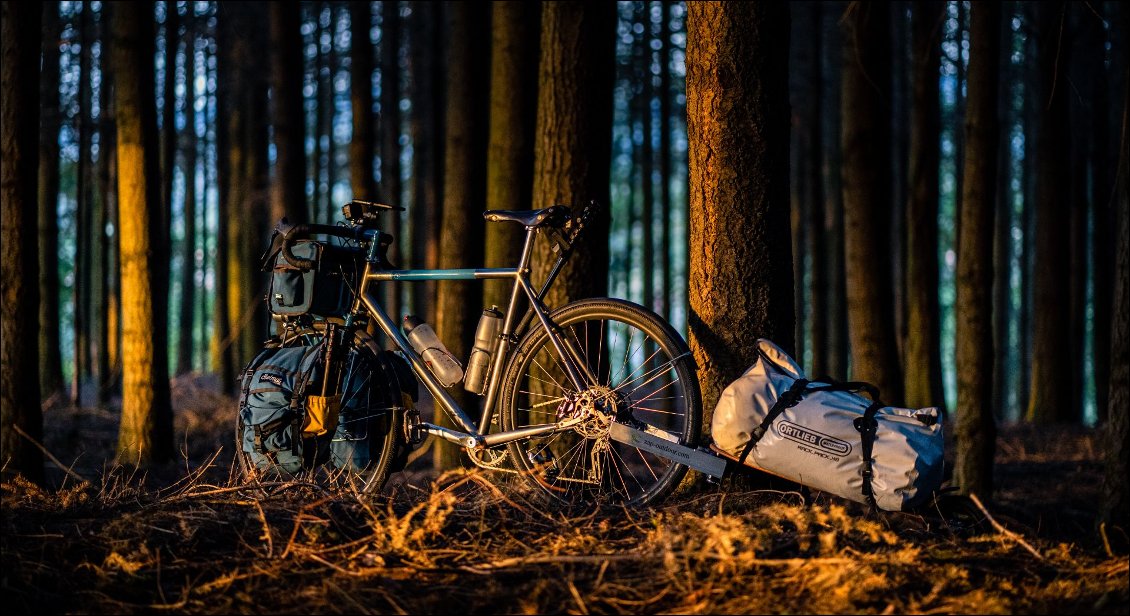 Lumières du soir au bivouac.