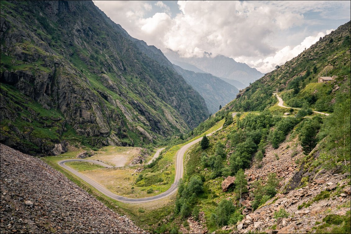 Montée du barrage de Soulcem.