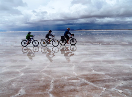 Bolivie : navigation à vue sur le salar d'Uyuni inondé