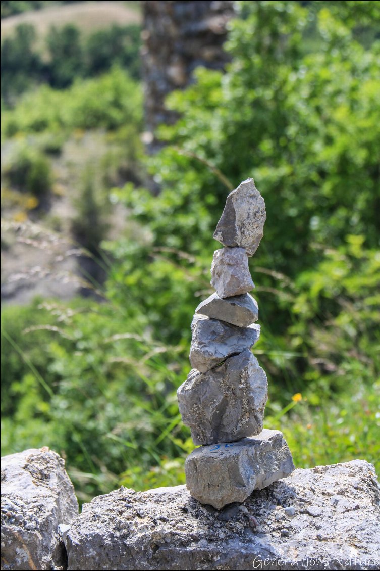 By Jean Luc. Equilibre précaire.