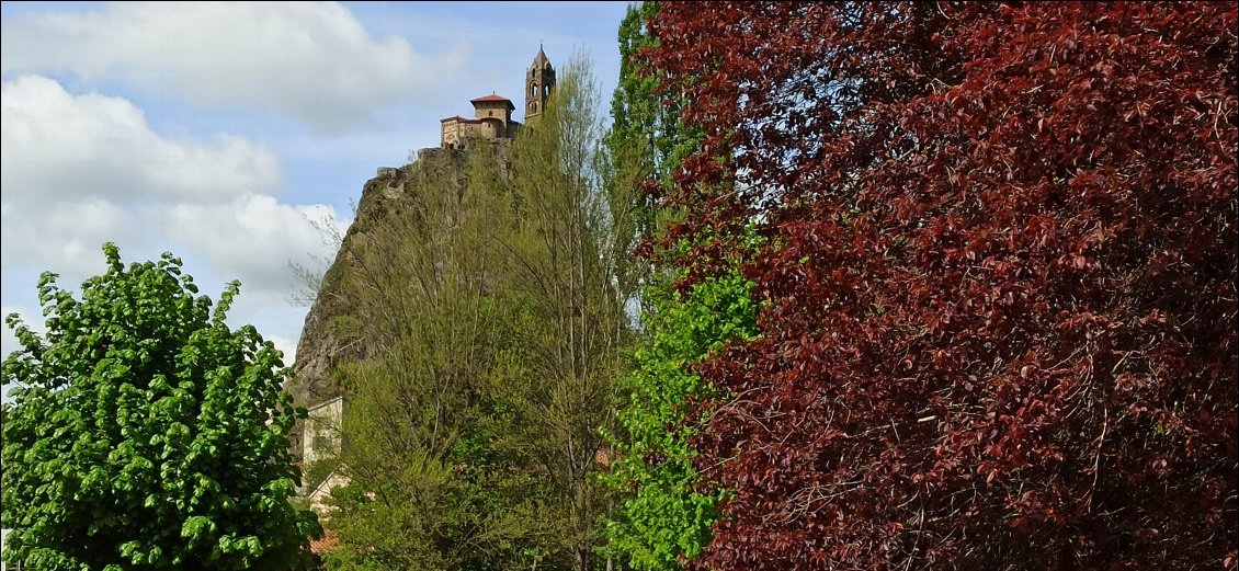 Journée de repos au Puy-en-Velay. Et pour une fois que je ne pédale pas, il fait beau !