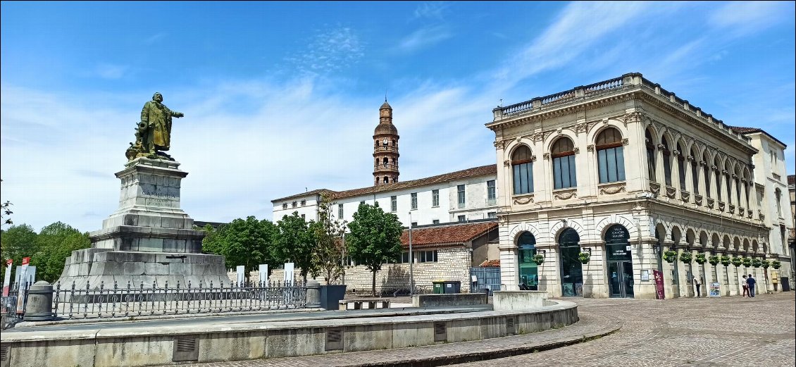 Place du marché à Cahors.